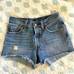 Levi’s 501 High Rise Shorts 24